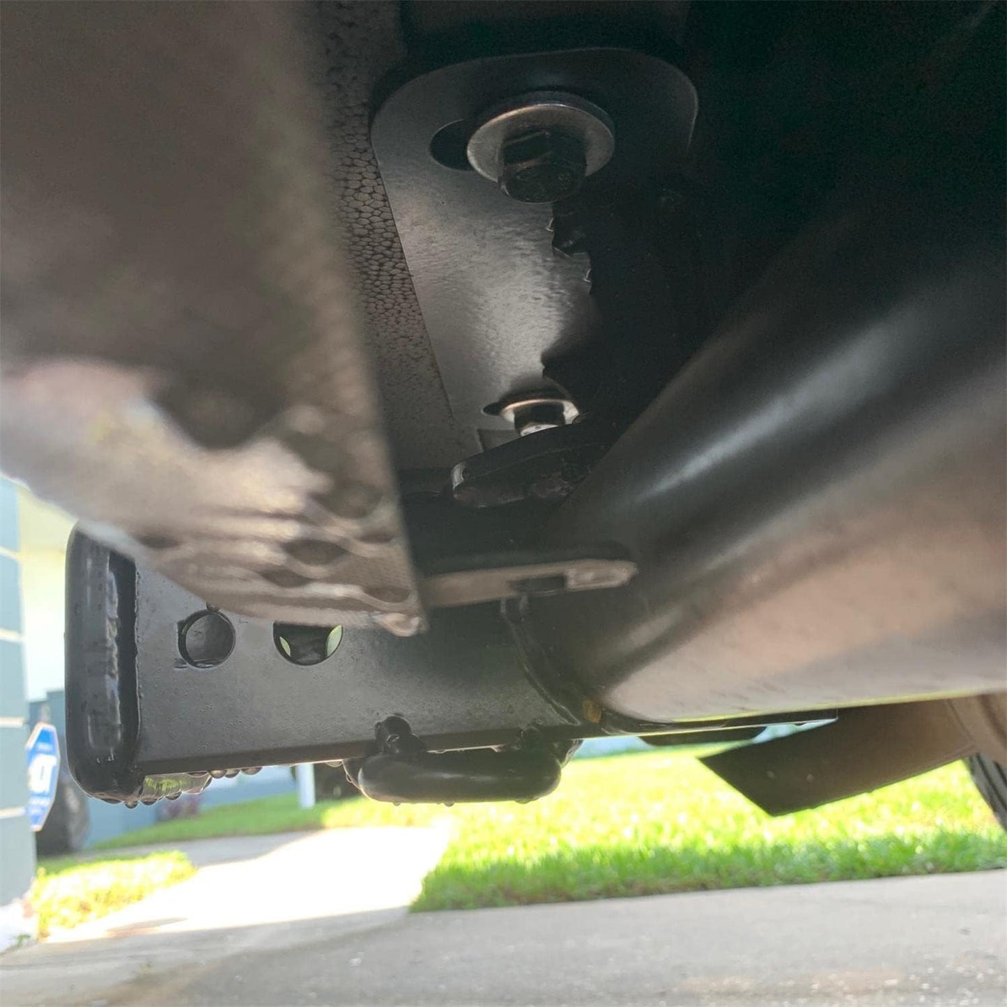 Class 3 III Tow Trailer Hitch Receiver Compatible with 2005-2017 Chevy Chevrolet Equinox 2010-2017 GMC Terrain Round Tube No All-Welded Structure (with 2inches Square Receiver Tube Opening) LYAM-448