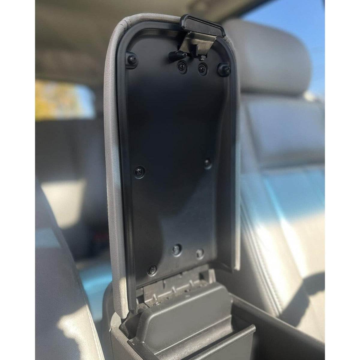 Kojem Center Console Armrest Lid Compatible with 02-09 Trailblazer Envoy 03-08 Ascender 05-09 Saab 9-7x 02-04 Bravada 04-07 Rainier Replace for 25998847 25998844 25998838 W/Latch (W/O Leather Cover)